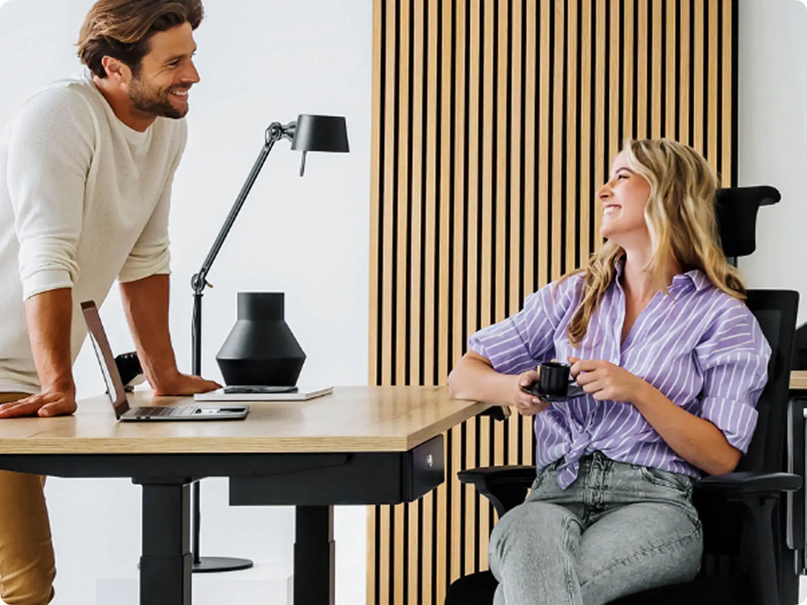 desk chat